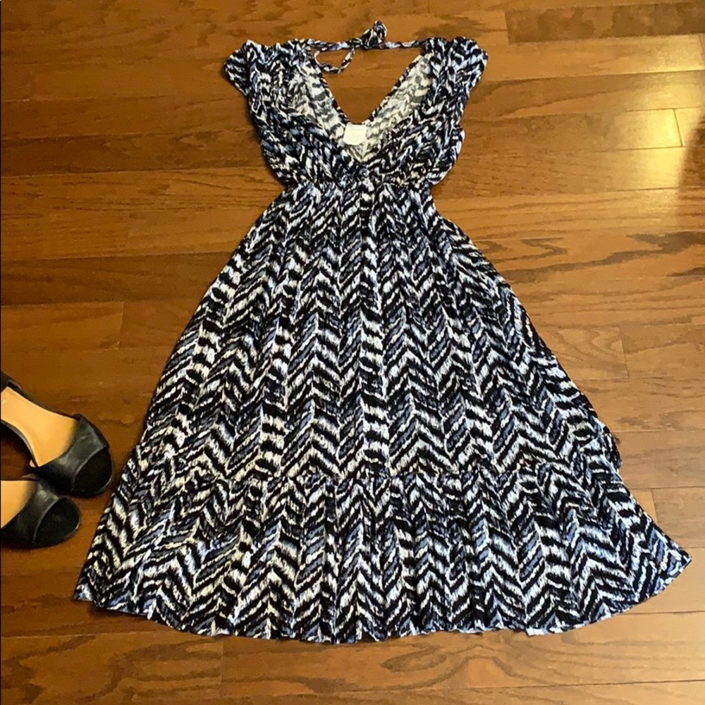 👗 Blue White and Black Dress Cute Details SzM